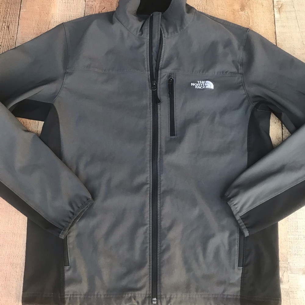 Men’s The North Face Jacket.